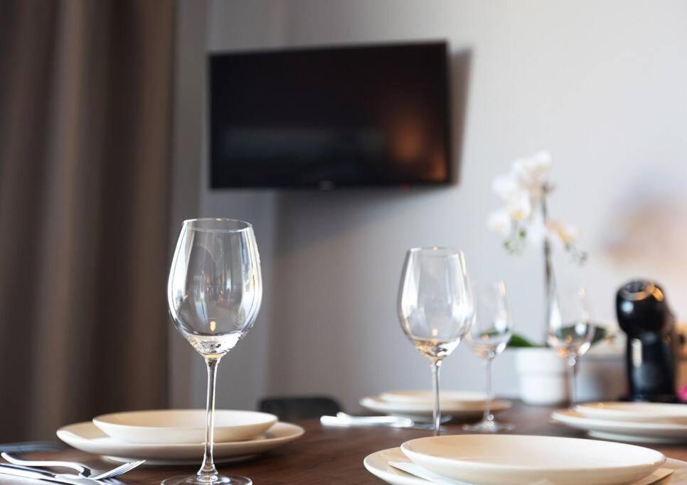 Stylish Apartment With Parking & Spacious Balcony Riga Extérieur photo